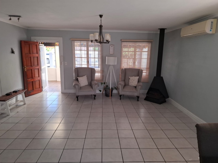 To Let 3 Bedroom Property for Rent in Gordons Bay Central Western Cape